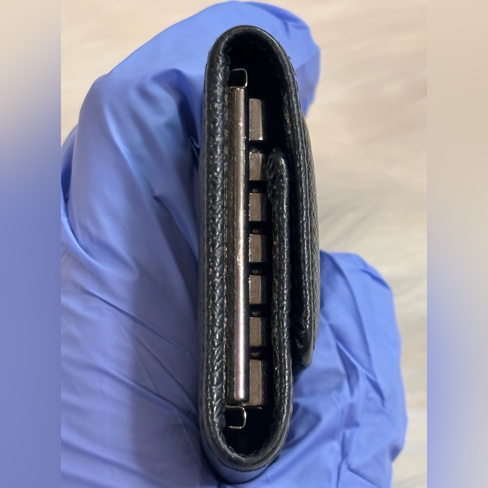Louis Vuitton 6 Key Holder Black Leather Wallet Authentic Excellent Condition - Picture 14 of 14